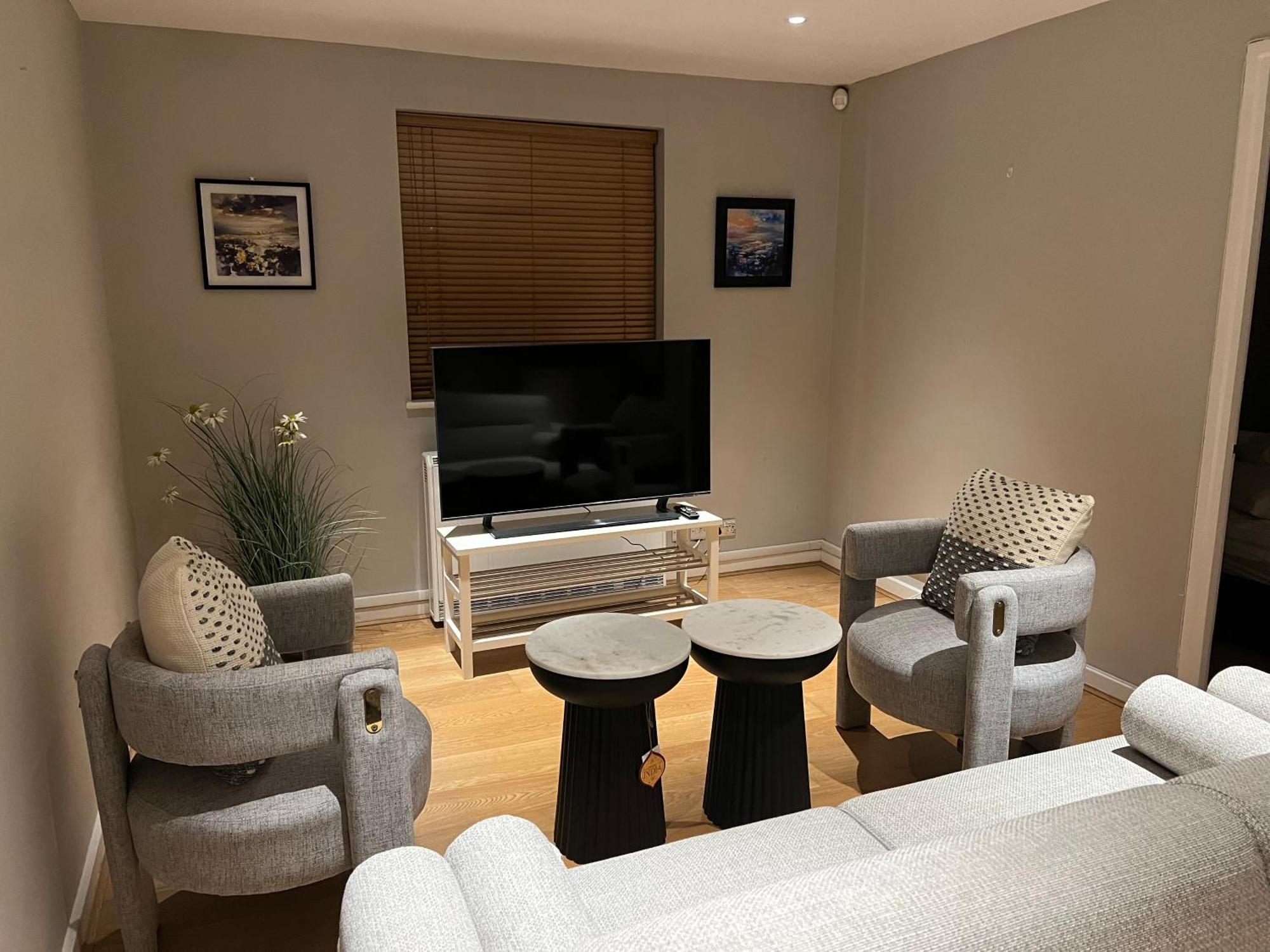 Comfortable In A Luxurious With Parking In Blackheath * Londra